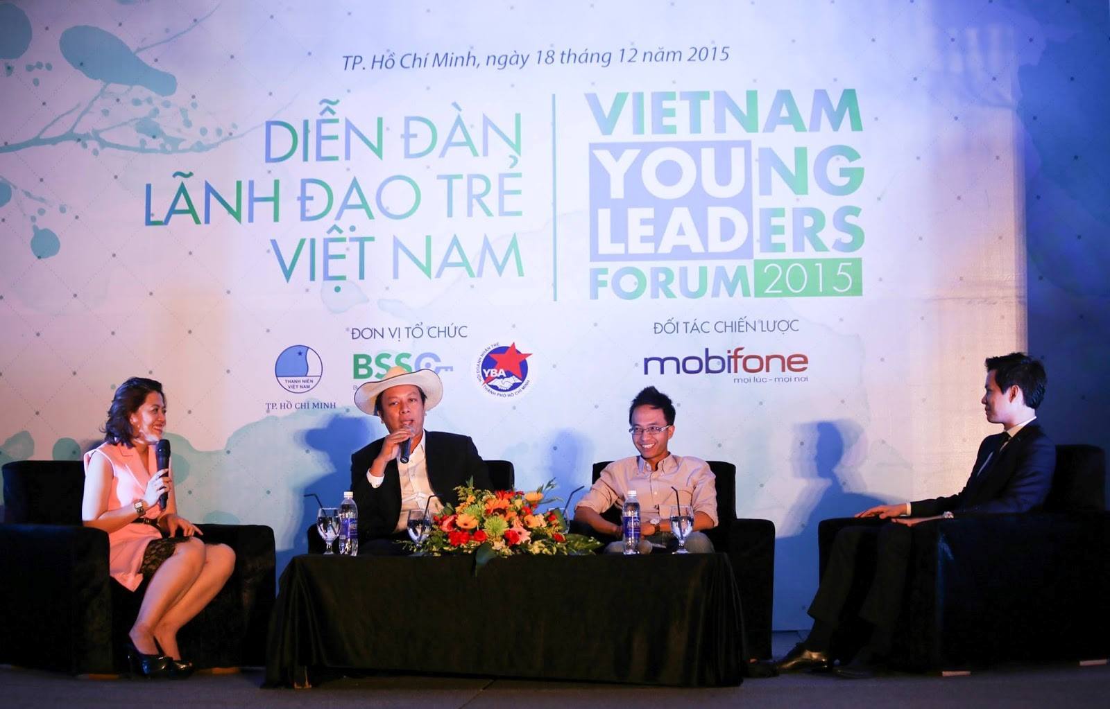 Từ trái qua phải: Chị Trương Lý Hoàng Phi – Giám đốc BSSC, Nguyễn Đình Nguyên – CEO PhinDeli, Nguyễn Hải Ninh – CEO The Coffe House, Nguyễn Trung Tín – CEO Trung Thủy Group